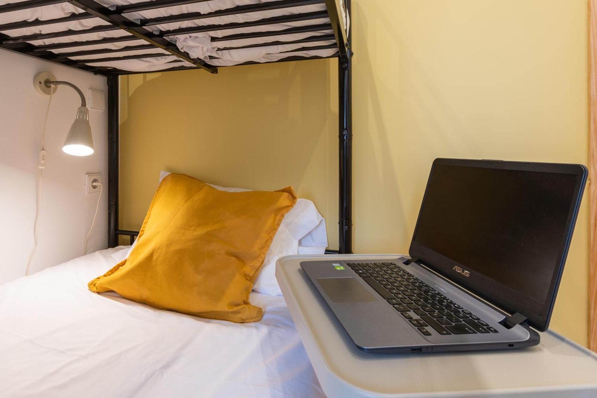 731 Costa Cabral Metro Residence Porto Rom bilde
