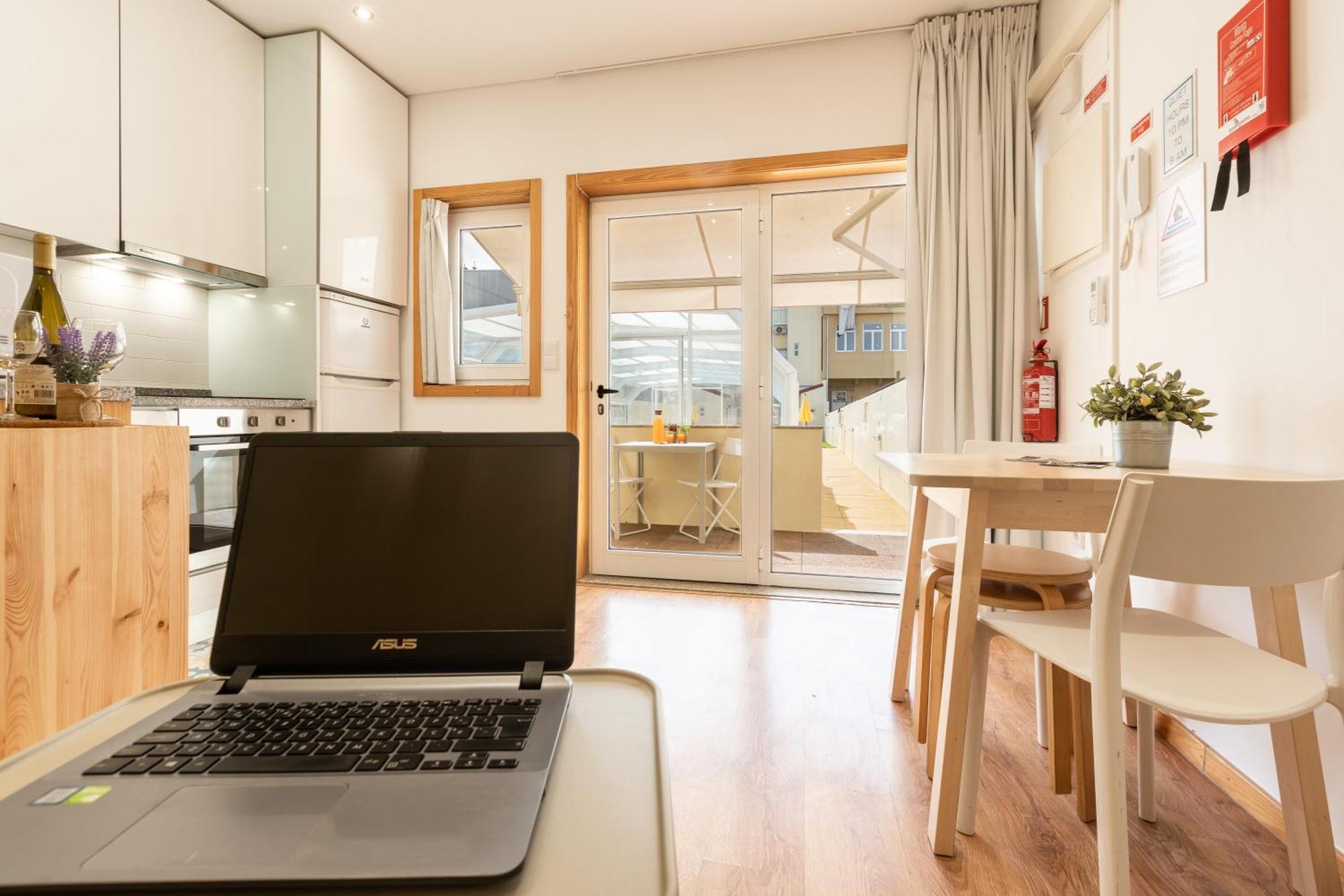 731 Costa Cabral Metro Residence Porto Rom bilde
